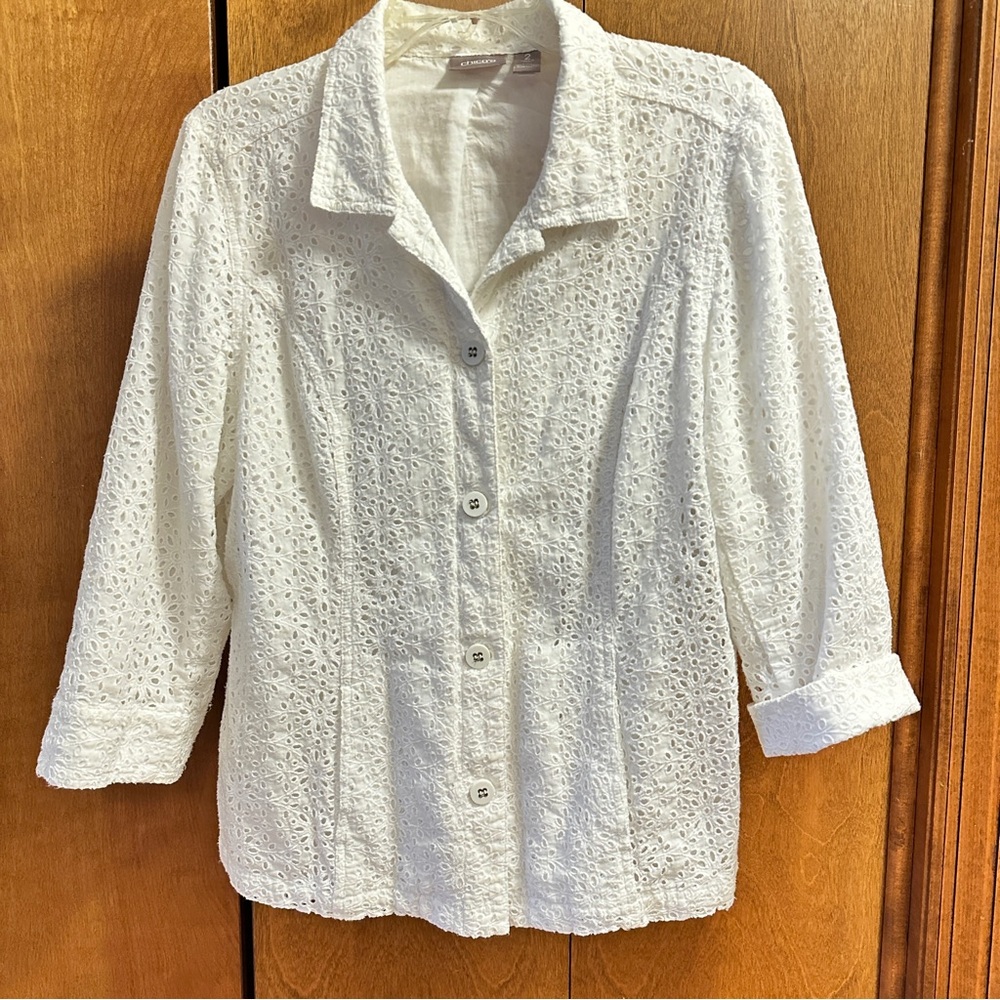 Chico's women’s white eyelet lined Jacket size 2( large) 100% cotton pockets